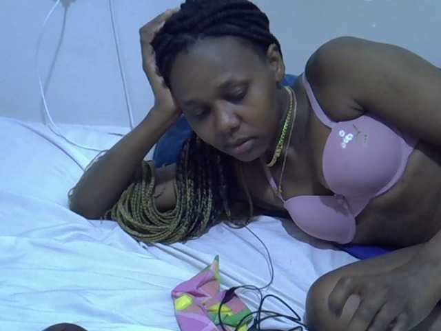 Live sex webcam photo for Luckiecharm #278109202