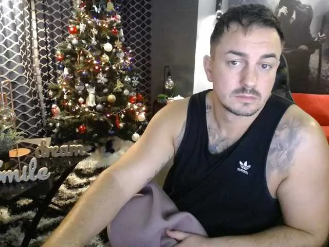 Live sex webcam photo for LuckyMaster4u #276987937
