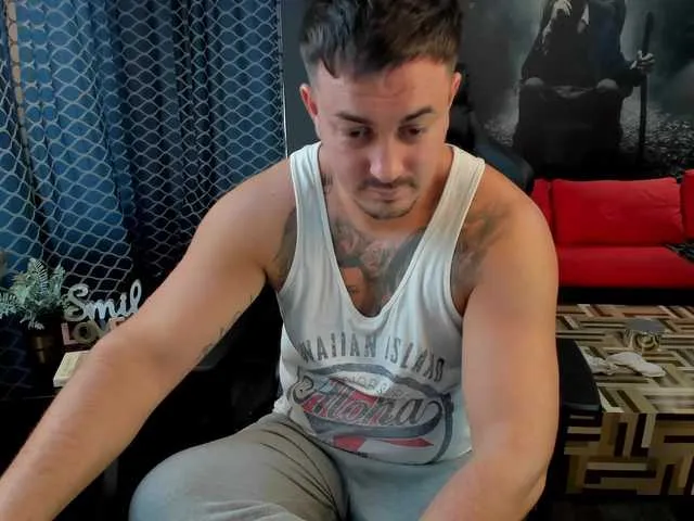 Live sex webcam photo for LuckyMaster4u #277454473