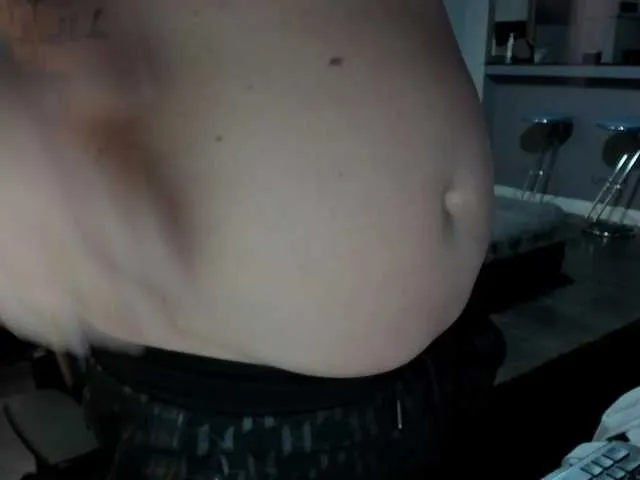 Live sex webcam photo for LuckyMaster4u #277589530