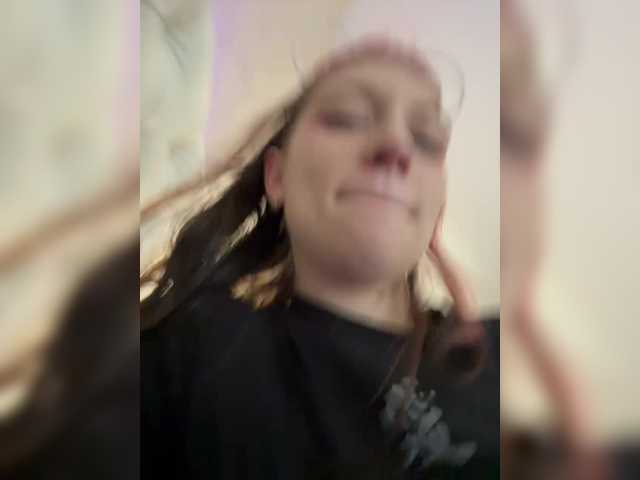 Live sex webcam photo for LuckyStar #291259539