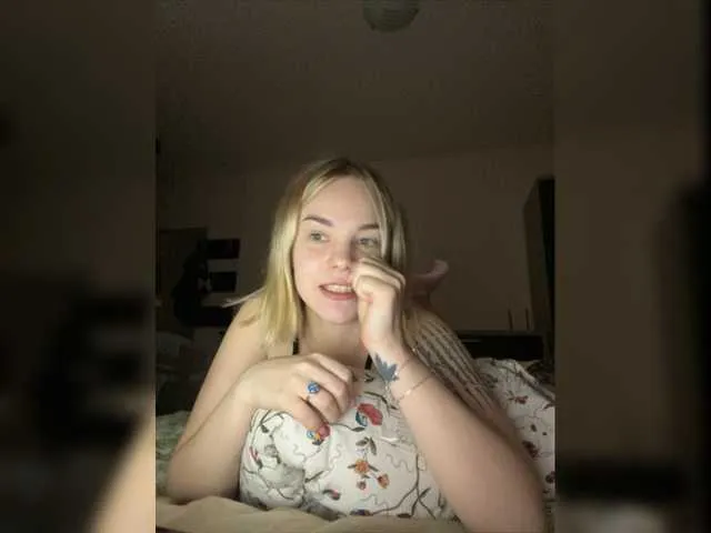 Live sex webcam photo for LuckyTokyo #277385214