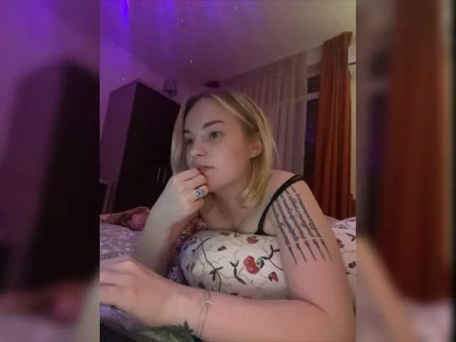 Live sex webcam photo for LuckyTokyo #277411553