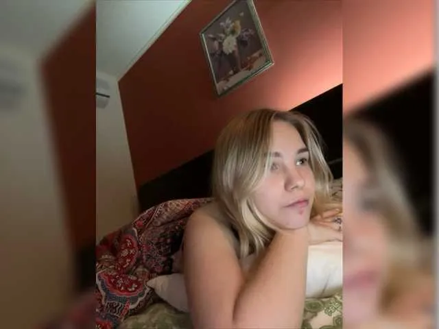 Live sex webcam photo for LuckyTokyo #277431272