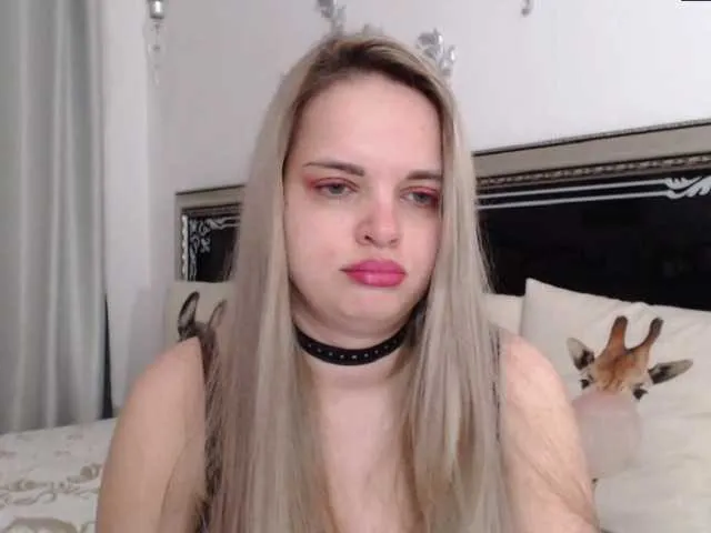 Live sex webcam photo for Lucritia #273690811