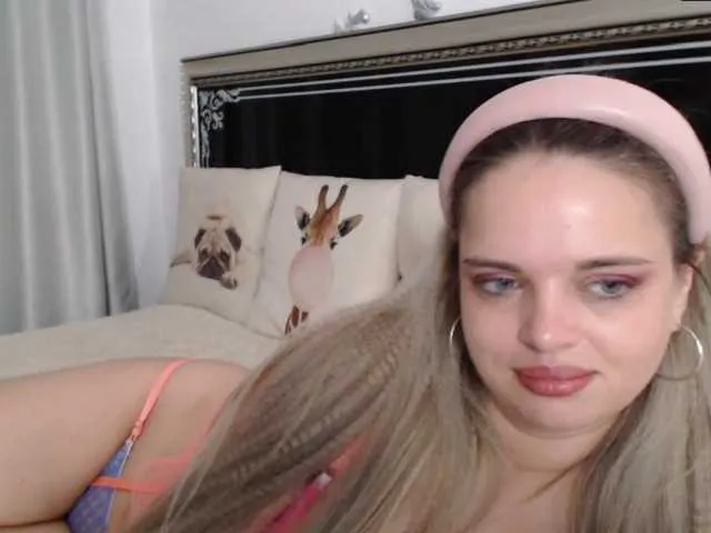 Live sex webcam photo for Lucritia #274192592