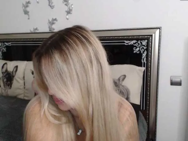 Live sex webcam photo for Lucritia #276575315