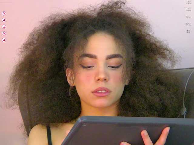 Live sex webcam photo for Lucy-Lou #275631774