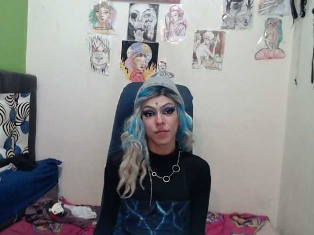 Live sex webcam photo for Lucy-Vendetta #273697652