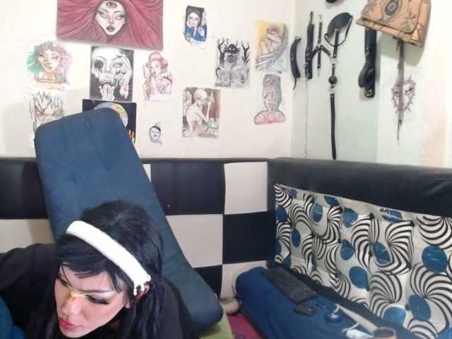 Live sex webcam photo for Lucy-Vendetta #273929540