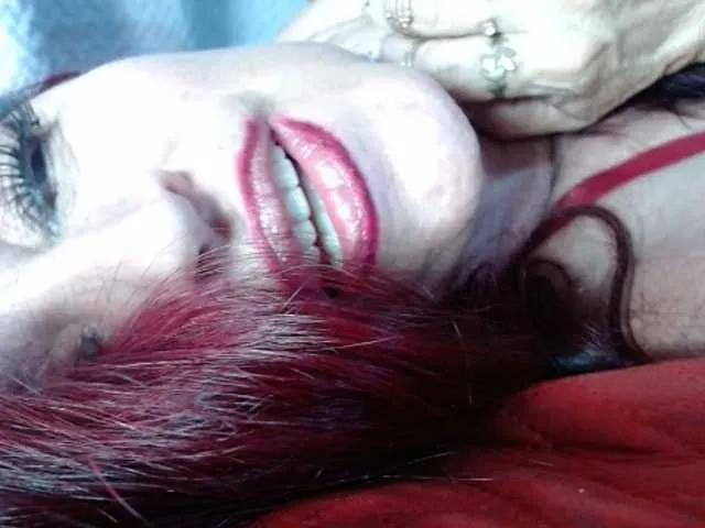 Live sex webcam photo for Lucy-mature #290899941