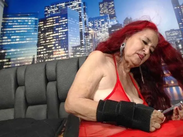 Live sex webcam photo for Lucy-mature #293966880