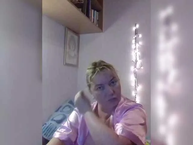 Live sex webcam photo for LucyAlexis #282037275
