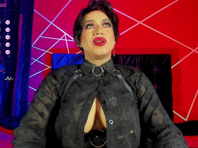 Live sex webcam photo for LucyJener #290516300