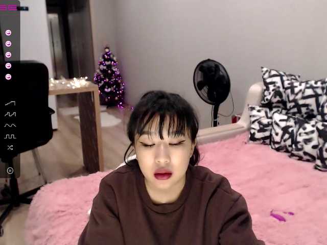 Live sex webcam photo for LucyLiu #271712473