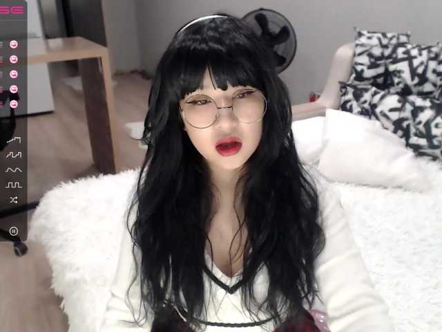 Live sex webcam photo for LucyLiu #272656296