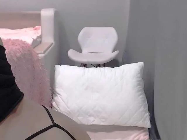 Live sex webcam photo for LucyLiu #292023829