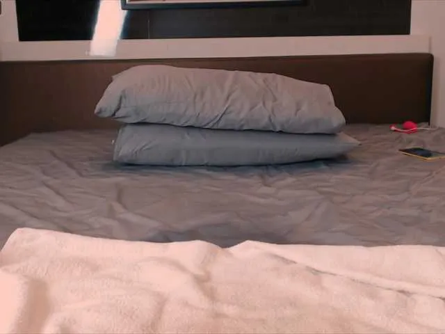 Live sex webcam photo for LucyNuty #271798972