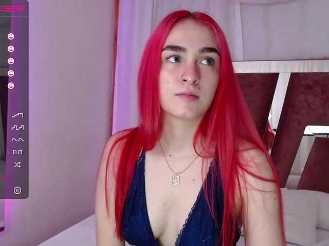 Live sex webcam photo for LucyPetite #272096234