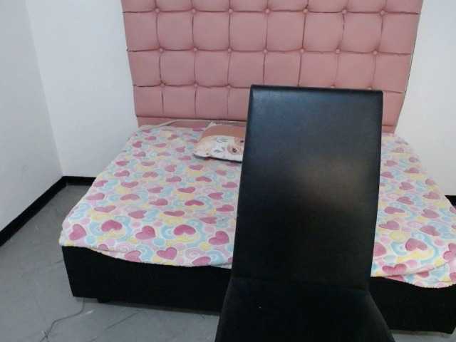 Live sex webcam photo for LucyRosee #272587902