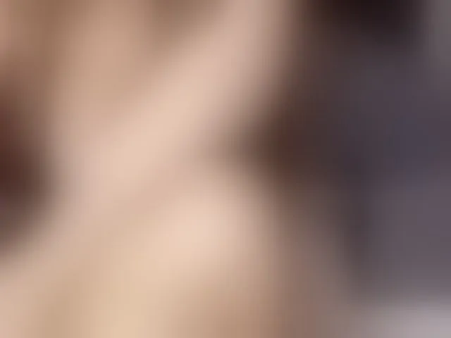 Live sex webcam photo for LucyWillow #294027987