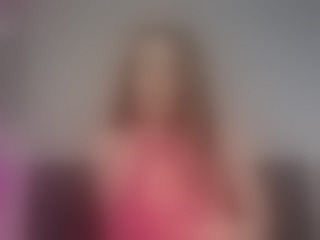 Live sex webcam photo for LucyWillow #294237786