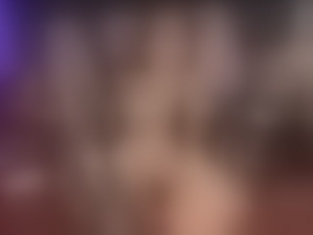Live sex webcam photo for LucyWillow #294264506