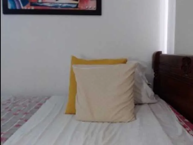 Live sex webcam photo for Lucypalmax #290800689