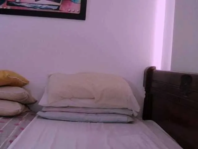 Live sex webcam photo for Lucypalmax #292089974