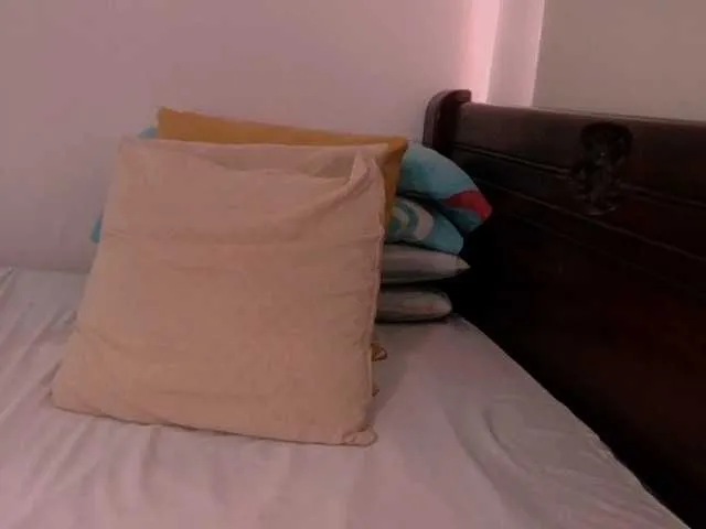 Live sex webcam photo for Lucypalmax #292249259