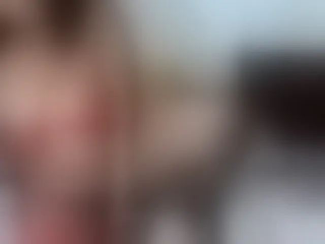 Live sex webcam photo for Lucypalmax #294039813