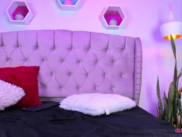 Live sex webcam photo for Lucyy-Rose #275854695