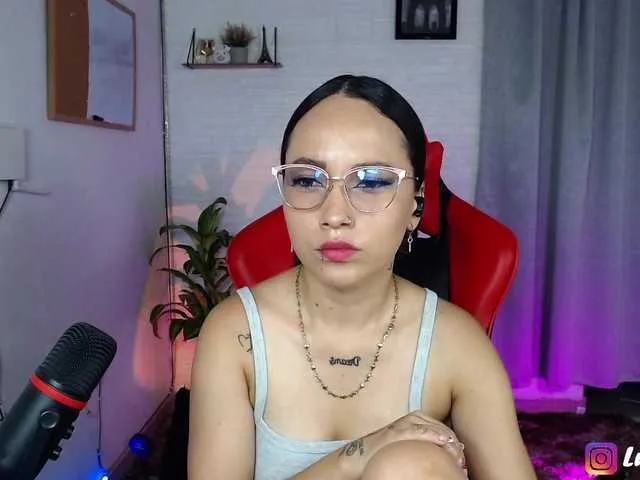 Live sex webcam photo for Lucyy-Rose #290768184