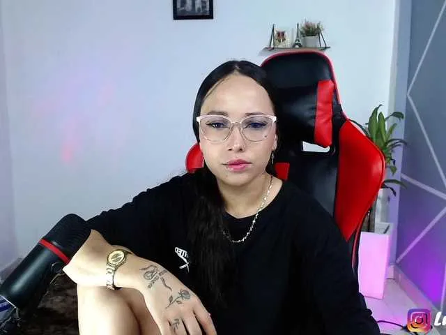 Live sex webcam photo for Lucyy-Rose #291374260