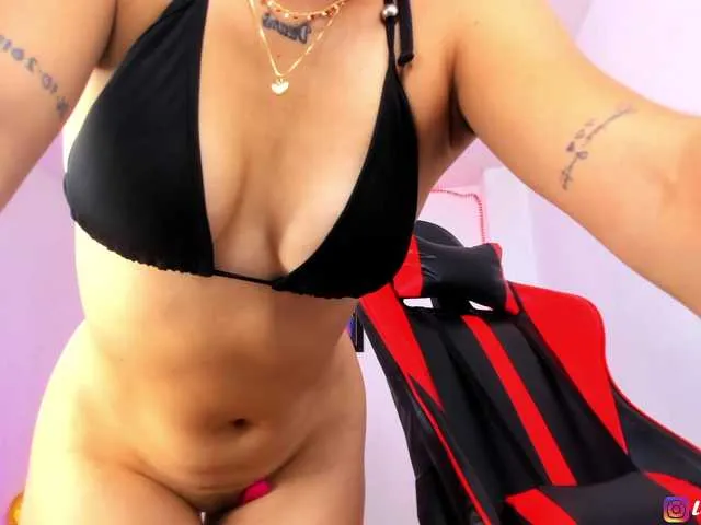 Live sex webcam photo for Lucyy-Rose #293635356