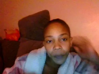 Live sex webcam photo for Luicy #201741508