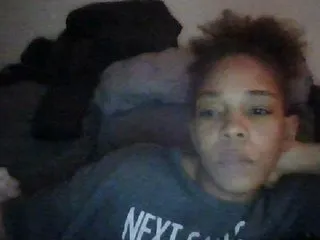 Live sex webcam photo for Luicy #206386852