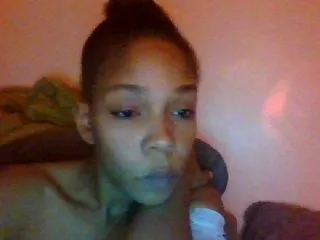 Live sex webcam photo for Luicy #207362361