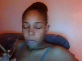 Live sex webcam photo for Luicy #208270600