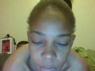 Live sex webcam photo for Luicy #228906209