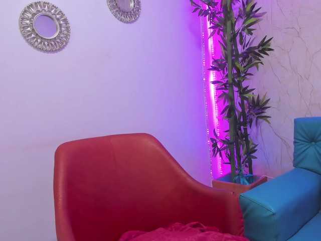 Live sex webcam photo for Luisa-Martinez #276820467