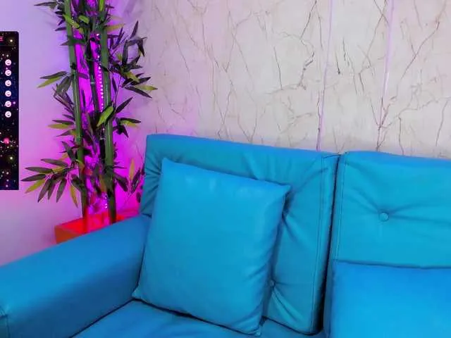 Live sex webcam photo for Luisa-Martinez #277101816