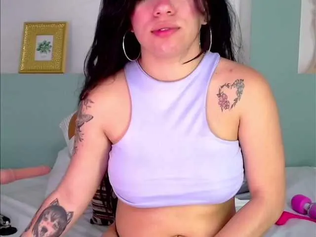 Live sex webcam photo for LuisaBrown1 #274181713