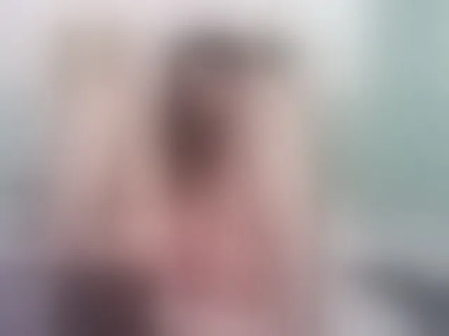 Live sex webcam photo for LuisaBrown1 #274214943