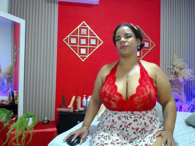 Live sex webcam photo for LuisaTaylor #278235858