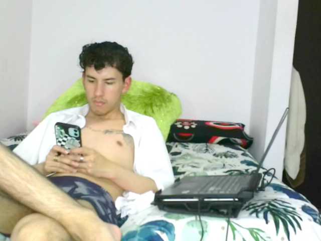 Live sex webcam photo for LuisyDenil #277498992