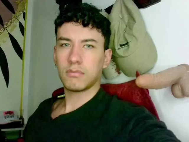 Live sex webcam photo for LuisyDenil #291004004