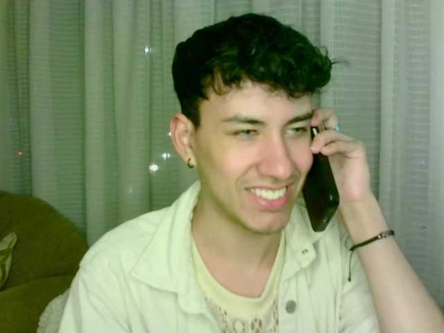 Live sex webcam photo for LuisyDenil #291039760