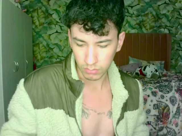 Live sex webcam photo for LuisyDenil #291060259