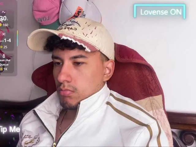 Live sex webcam photo for LuisyDenil #291145888